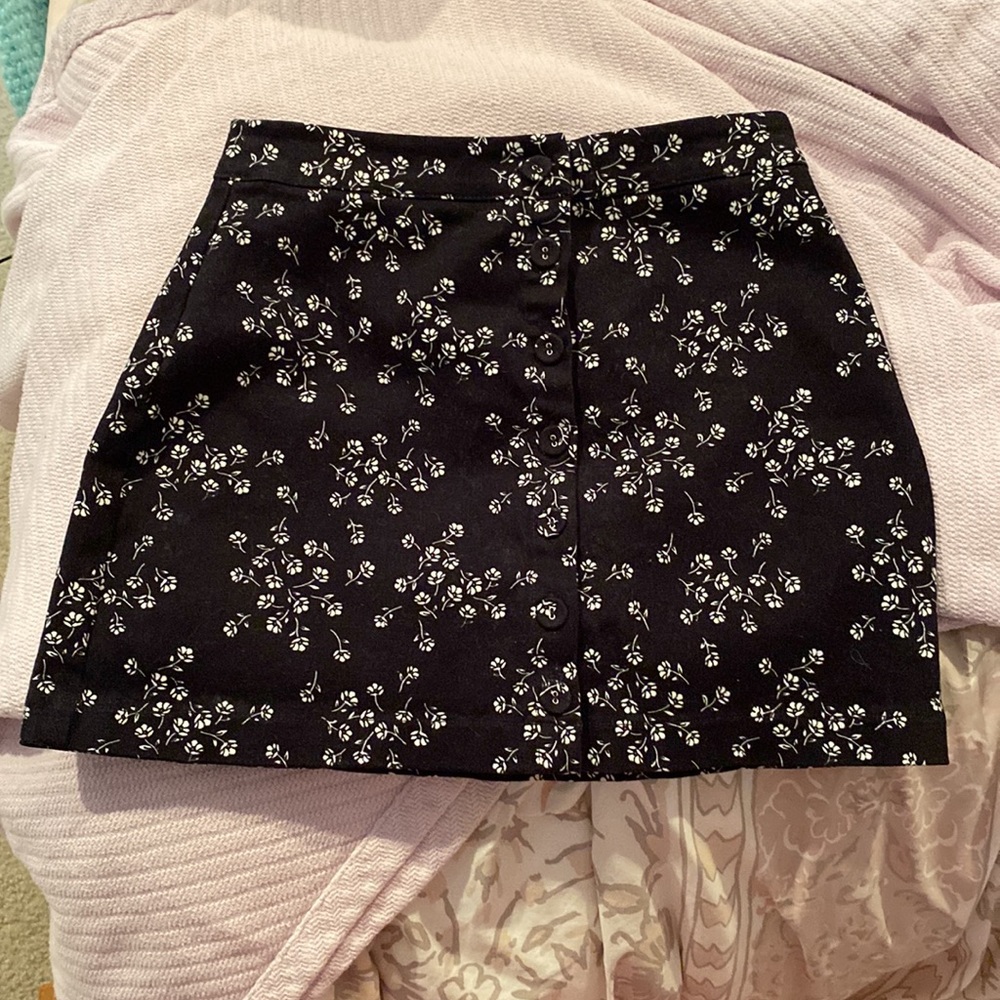Forever 21 Women’s Small Cotton Black Floral Button Up Mini Skirt